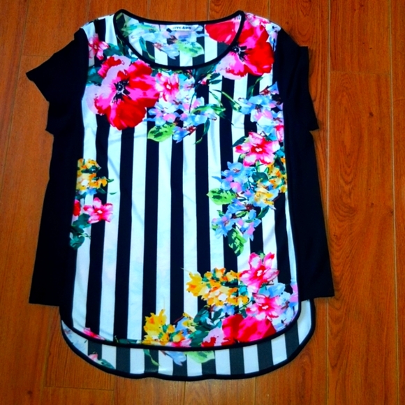 (M)💥🔥HOST PICK🔥💥Nygard Hi/Low Hem  Short Sleeve Top🌺  Ptp21"×L28.5" - Picture 2 of 8